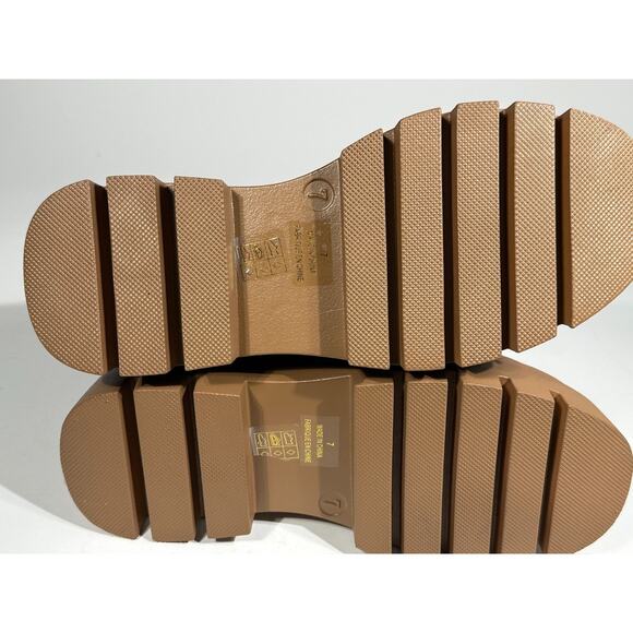 Brown Chelsea Ankle Boots Women’s Size 7 Water Resistant Lug Sole Pull On - Picture 5 of 6